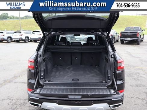 Used 2022 BMW X5 xDrive40i w/ Parking Assistance Package AWD/4WD image 36