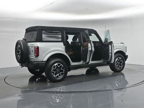 Used 2023 Ford Bronco Outer Banks AWD/4WD image 6