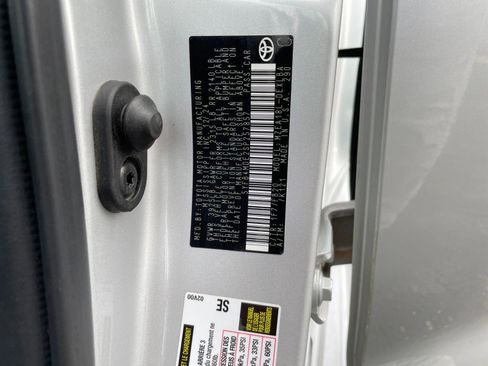 Used 2025 Toyota Corolla LE image 29