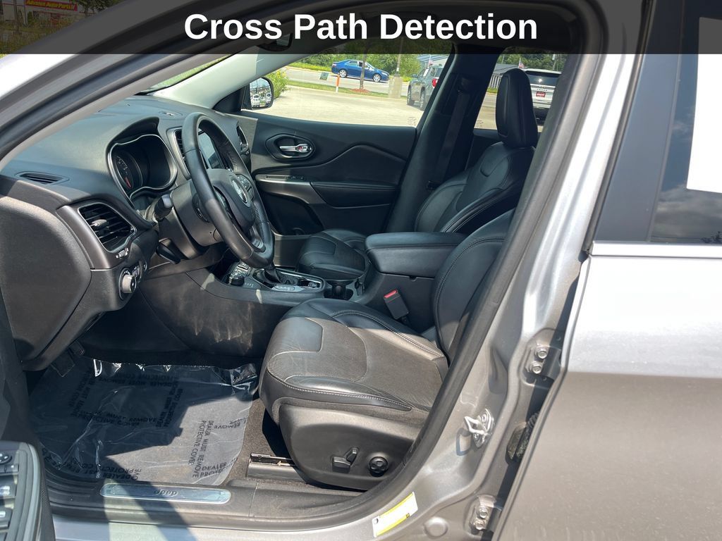 Used 2019 Jeep Cherokee Limited AWD/4WD image 12