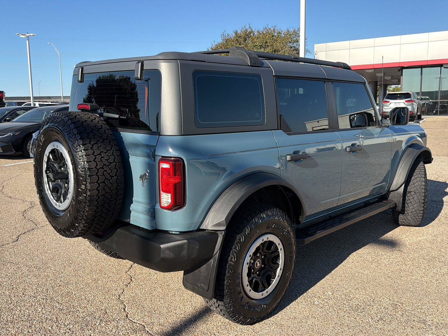 Used 2023 Ford Bronco 4-Door w/ Sasquatch Package AWD/4WD image 3