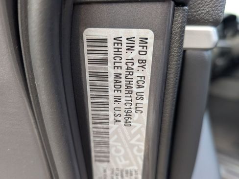 New 2026 Jeep Grand Cherokee Laredo image 33