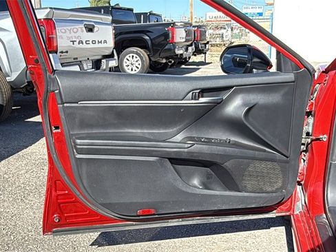 Used 2023 Toyota Camry SE image 8