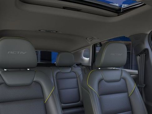 Used 2026 Chevrolet Trax ACTIV w/ Sunroof Package FWD image 24