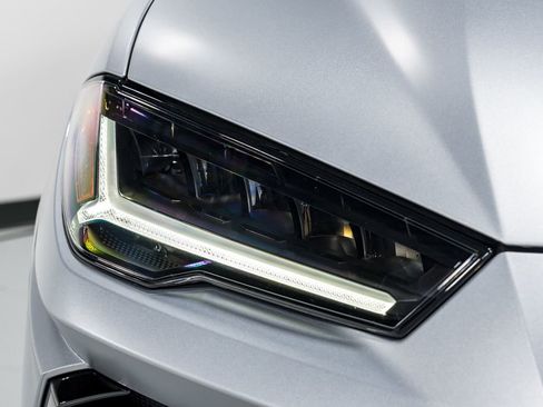 Used 2022 Lamborghini Urus AWD/4WD image 44