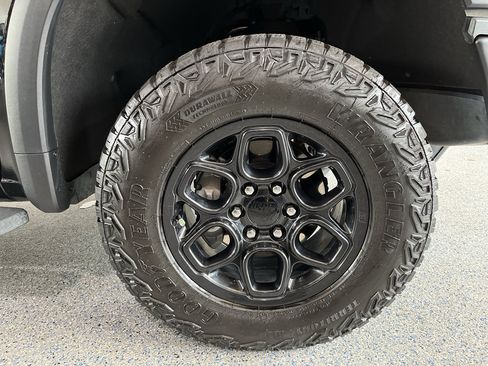 Used 2024 Chevrolet Silverado 1500 ZR2 w/ ZR2 Bison Edition AWD/4WD image 35