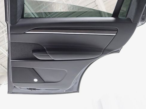 Used 2024 Tesla Model X image 37