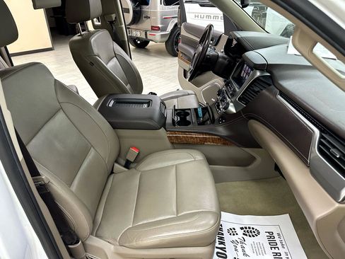 Used 2018 Chevrolet Suburban Premier image 47