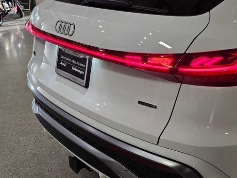 New 2025 Audi Q5 Prestige image 14