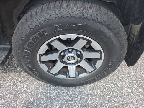 Used 2021 Toyota 4Runner TRD Off-Road AWD/4WD image 6