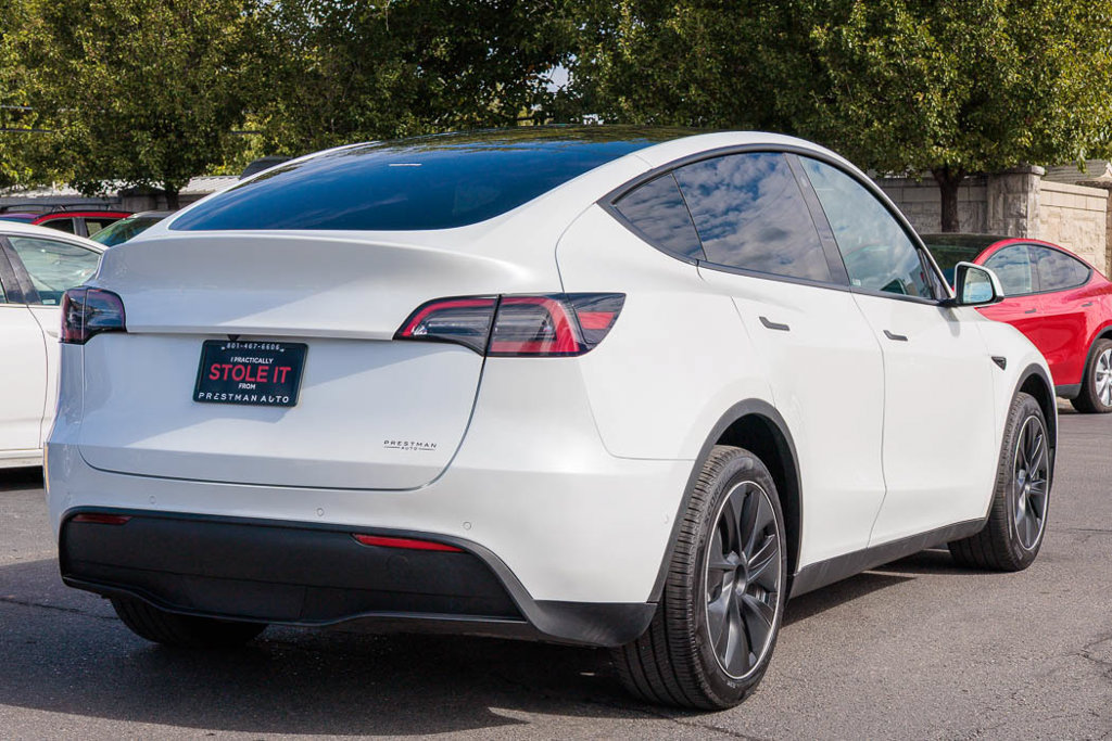 Used 2023 Tesla Model Y Long Range AWD/4WD image 18