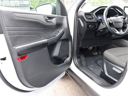 Used 2025 Ford Escape Active AWD/4WD image 10
