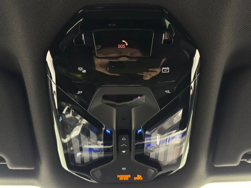 Used 2023 BMW i7 xDrive60 w/ Parking Assistance Package image 37