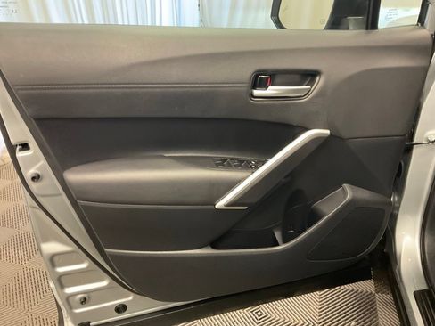 Used 2025 Toyota Corolla Cross XLE AWD/4WD image 10