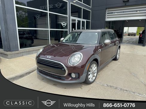 Used 2016 MINI Cooper Clubman FWD image 1