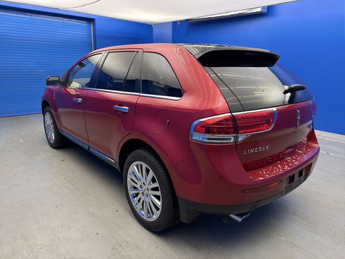 Used 2012 Lincoln MKX FWD image 5