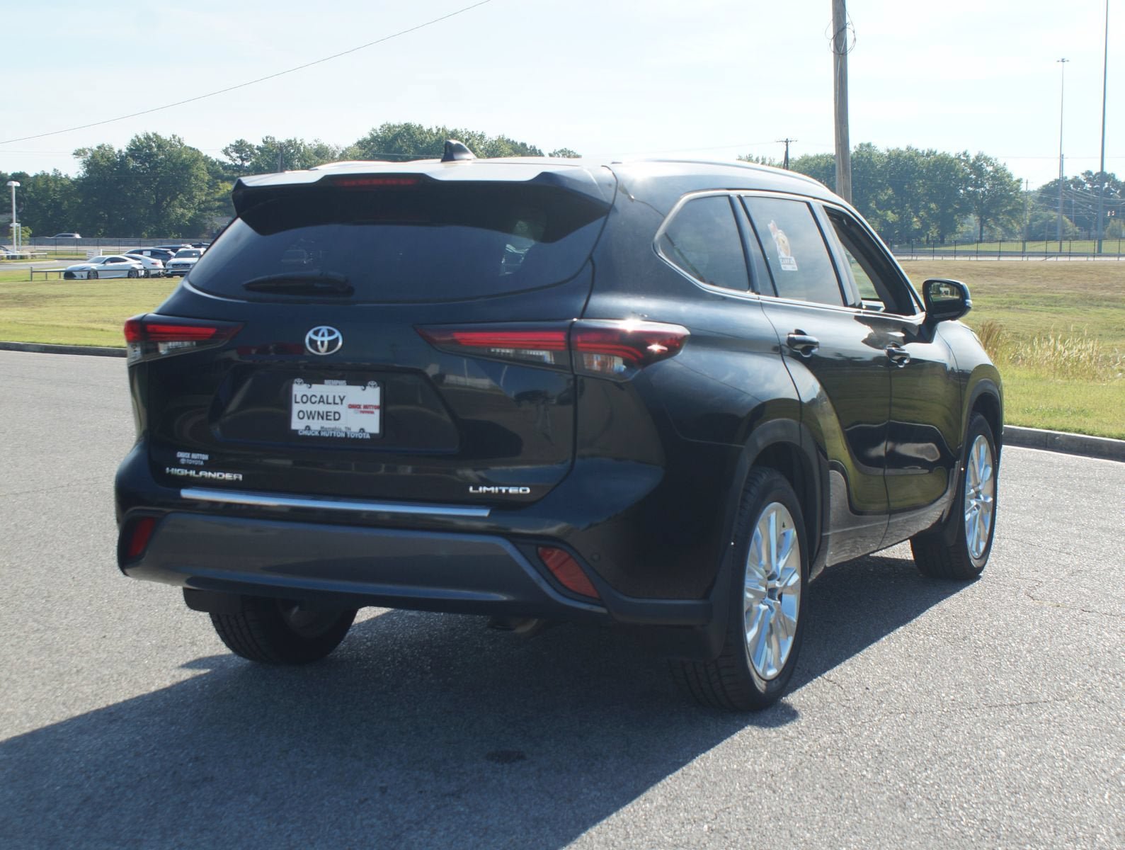 Used 2024 Toyota Highlander Limited FWD image 21