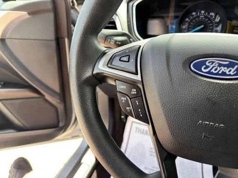 Used 2020 Ford Fusion SE FWD image 33