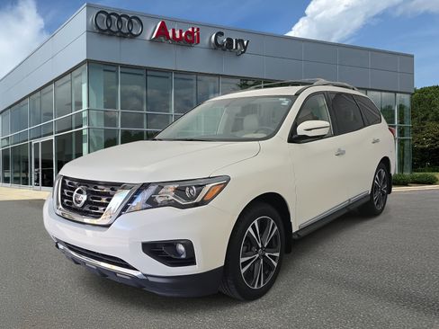 Used 2020 Nissan Pathfinder Platinum image 1