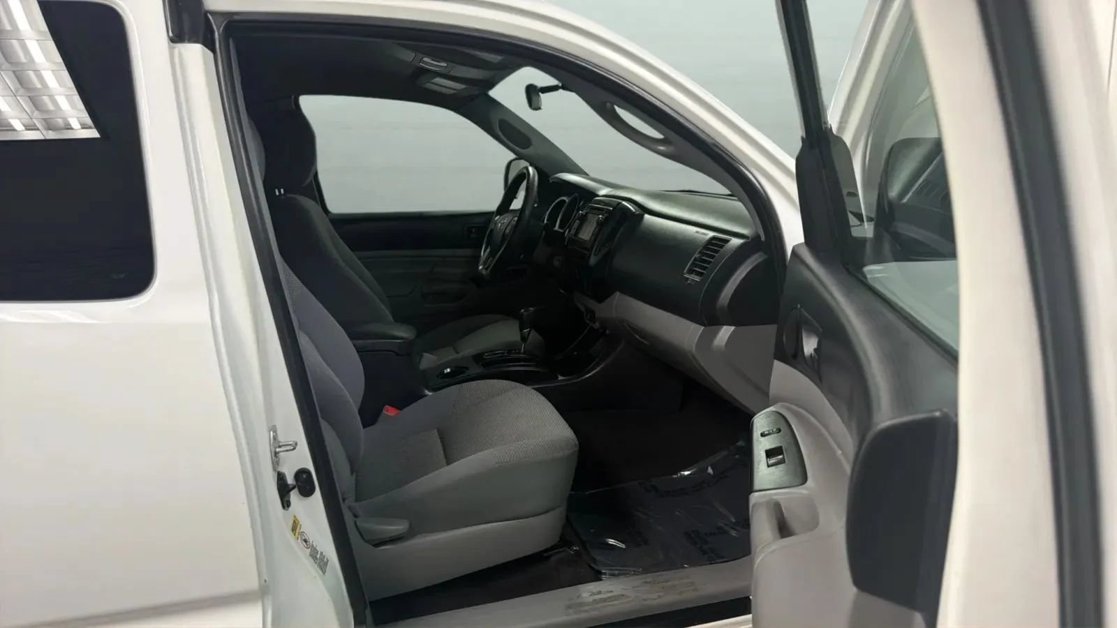 Used 2013 Toyota Tacoma PreRunner w/ Convenience Pkg RWD image 20