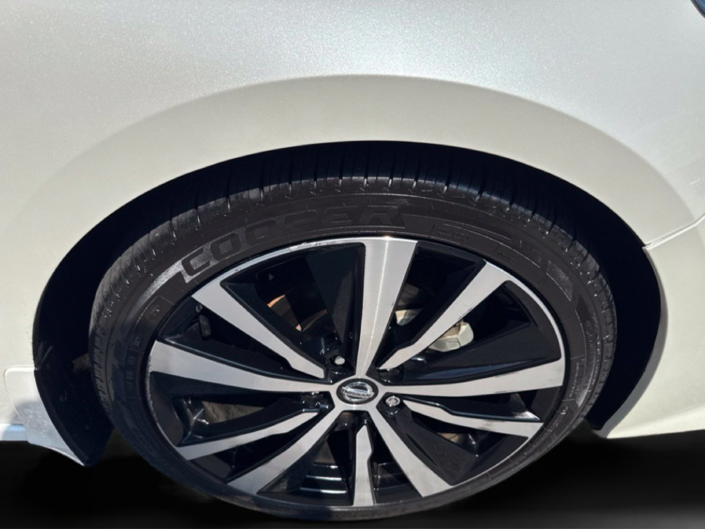 Used 2020 Nissan Altima 2.0 Platinum FWD image 26