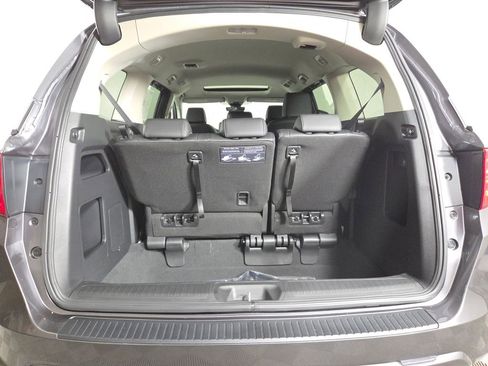 New 2026 Honda Odyssey Touring image 9