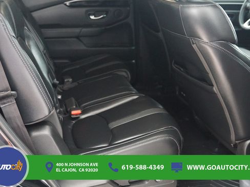 Used 2023 Honda Pilot Touring image 13