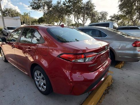 Used 2021 Toyota Corolla LE FWD image 5