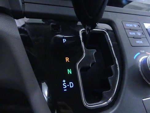 Used 2020 Toyota Sienna L FWD image 13