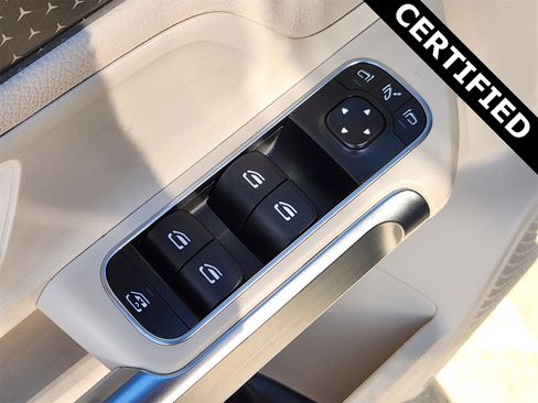 Certified 2025 Mercedes-Benz GLB 250 image 23