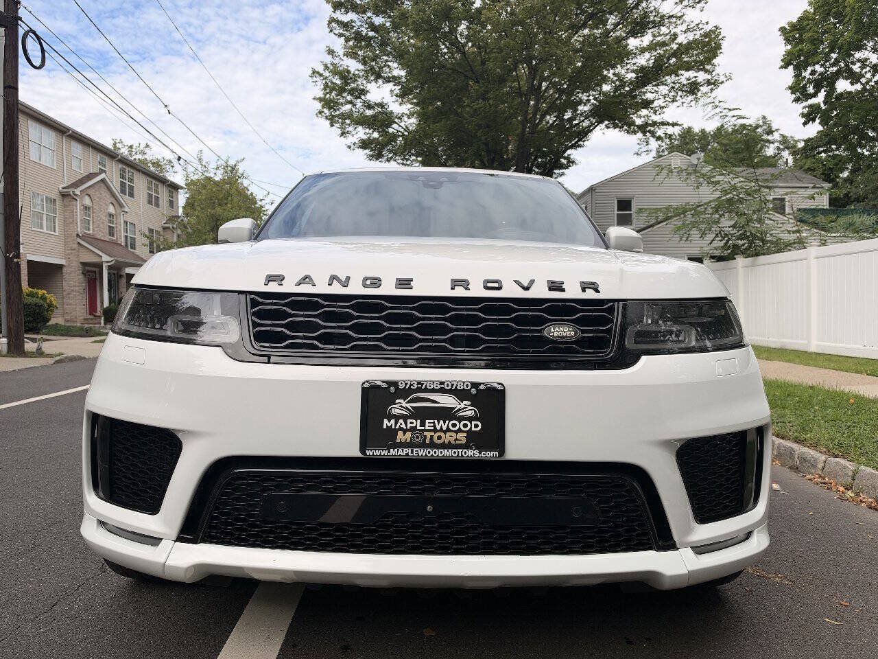 Used 2018 Land Rover Range Rover Sport HSE AWD/4WD image 3