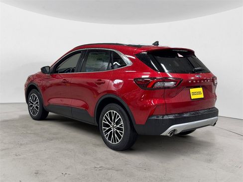 New 2025 Ford Escape Base image 3