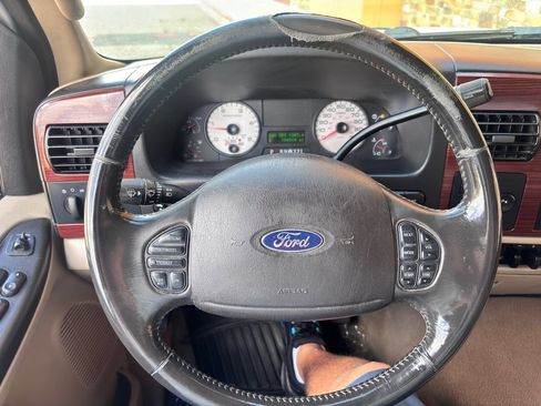 Used 2005 Ford F350 Lariat AWD/4WD image 12