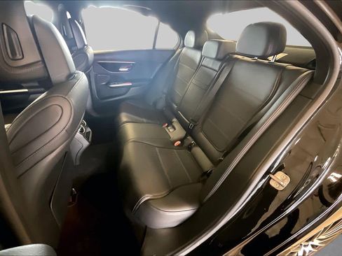 Used 2025 Mercedes-Benz C 300 4MATIC Sedan image 19