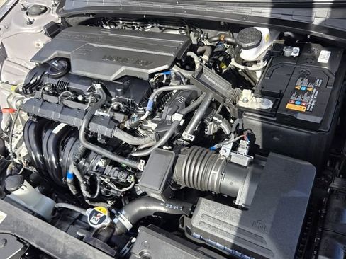 Certified 2024 Hyundai Elantra SEL image 16