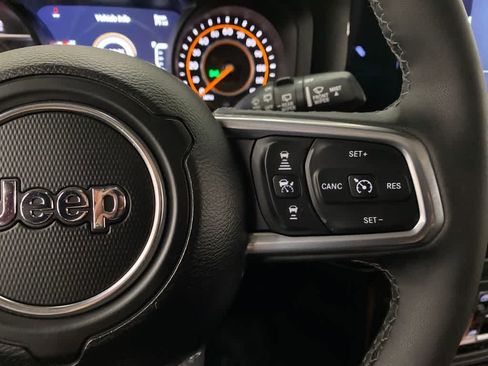 Used 2026 Jeep Wrangler Unlimited Sahara AWD/4WD image 21