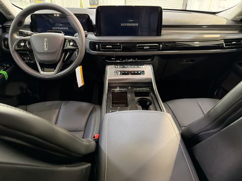 New 2026 Lincoln Aviator AWD image 23
