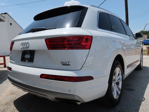 Used 2017 Audi Q7 3.0T Premium AWD/4WD image 8