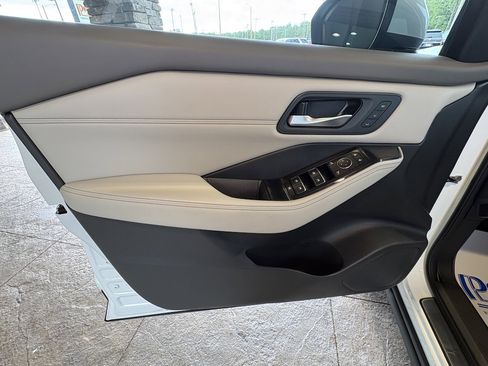 Used 2023 Nissan Rogue SL w/ SL Premium Package FWD image 21