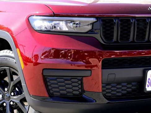 New 2025 Jeep Grand Cherokee L Altitude image 3