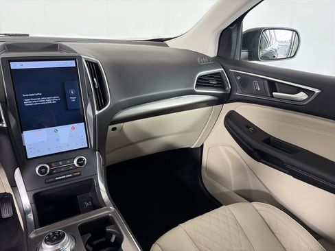 Used 2023 Ford Edge Titanium AWD/4WD image 4
