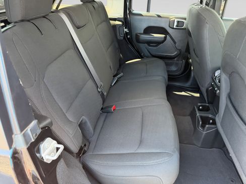 Used 2022 Jeep Wrangler Unlimited Sport AWD/4WD image 17
