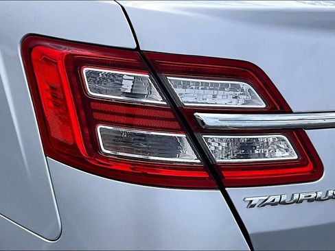 Used 2015 Ford Taurus SEL FWD image 28