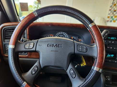 Used 2003 GMC Sierra 2500 SLT w/ SLT Preferred Equipment Group AWD/4WD image 23