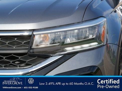 Used 2023 Volkswagen Taos SE w/ Panoramic Sunroof Package AWD/4WD image 10