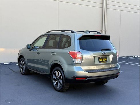 Used 2018 Subaru Forester 2.5i Premium w/ All-Weather Package AWD/4WD image 4