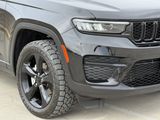 Used 2023 Jeep Grand Cherokee Altitude image 4