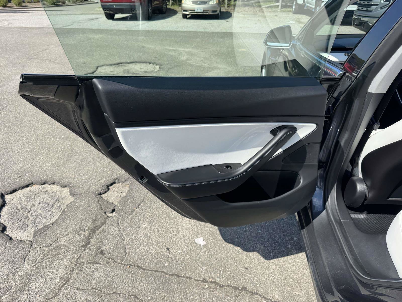 Used 2019 Tesla Model 3 Long Range AWD/4WD image 17