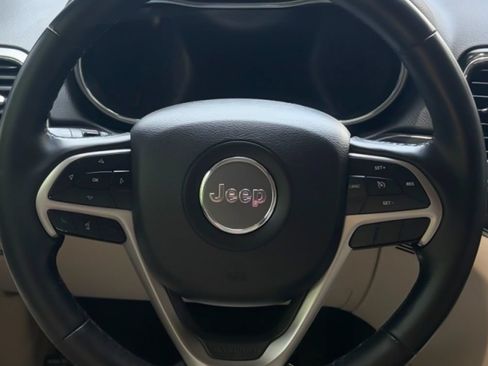 Used 2019 Jeep Grand Cherokee Limited AWD/4WD image 18