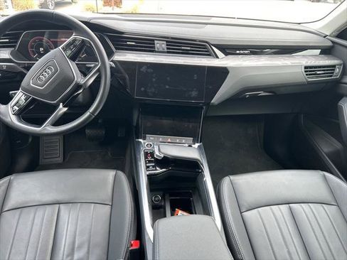 Certified 2024 Audi Q8 e-tron Premium image 5